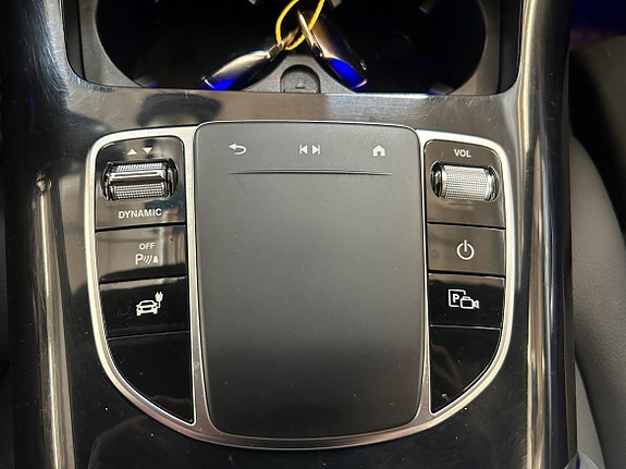 Mercedes-Benz EQC400 28 of 30