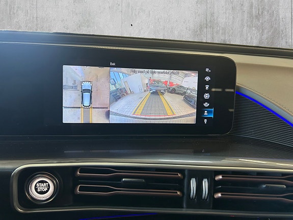 Mercedes-Benz EQC400 25 of 30