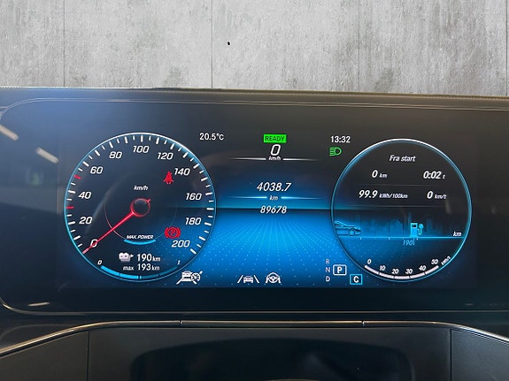 Mercedes-Benz EQC400 23 of 30