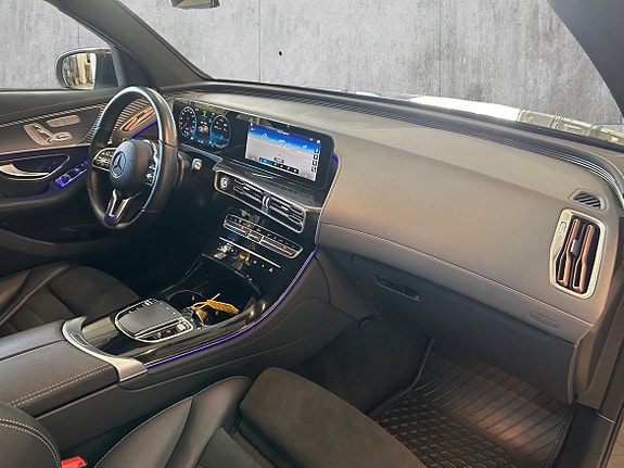 Mercedes-Benz EQC400 22 of 30