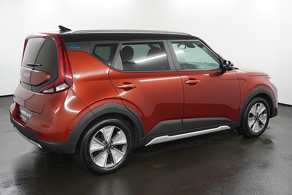 Kia e-Soul 10 of 26
