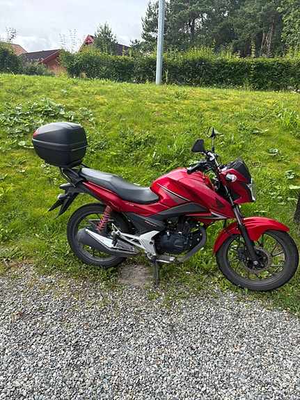 Honda CB 125F 2 of 14