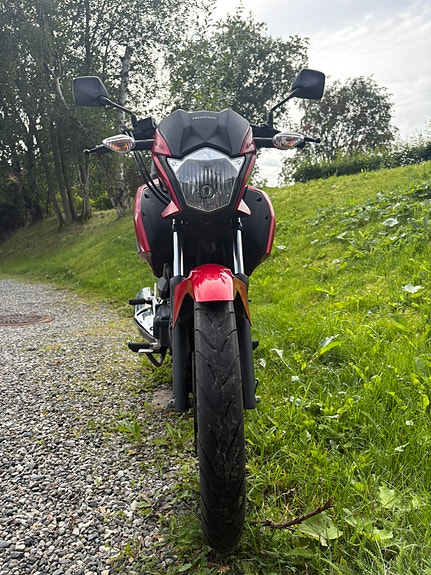 Honda CB 125F 3 of 14