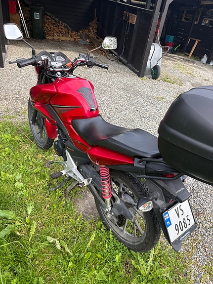 Honda CB 125F 8 of 14
