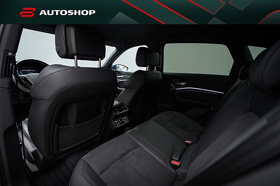 Audi e-tron 26 of 30
