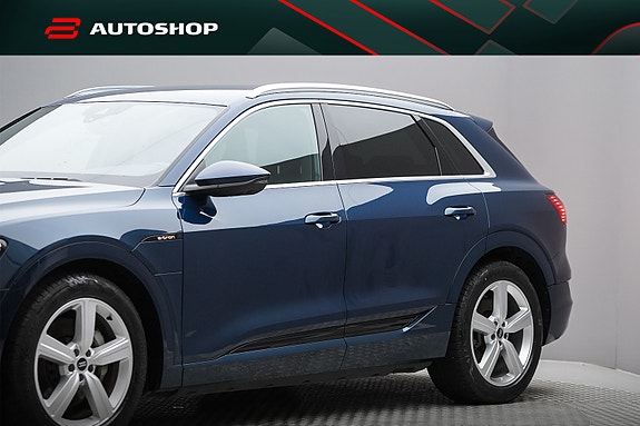 Audi e-tron 8 of 30