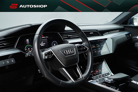 Audi e-tron 4 of 30