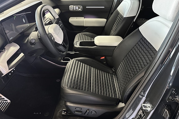 Kia EV4 11 of 30