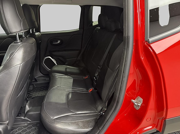 Jeep Renegade 14 of 21