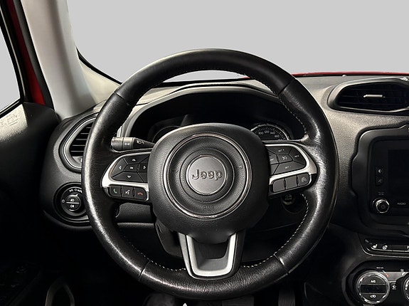 Jeep Renegade 9 of 21