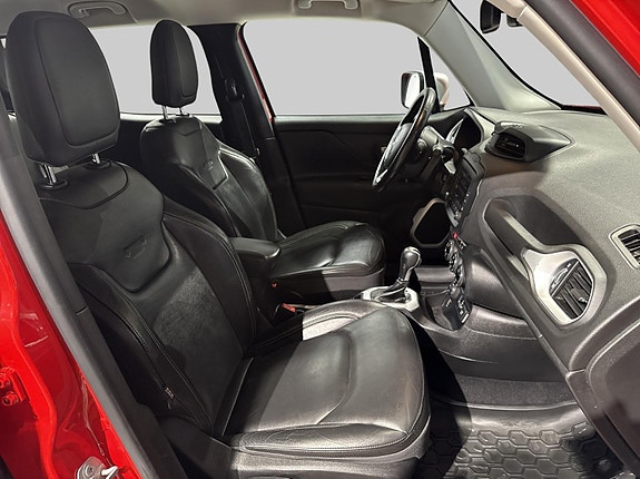 Jeep Renegade 18 of 21