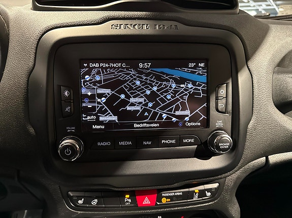 Jeep Renegade 12 of 21