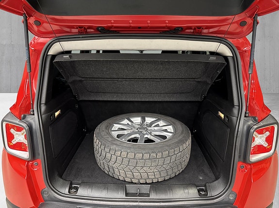 Jeep Renegade 16 of 21