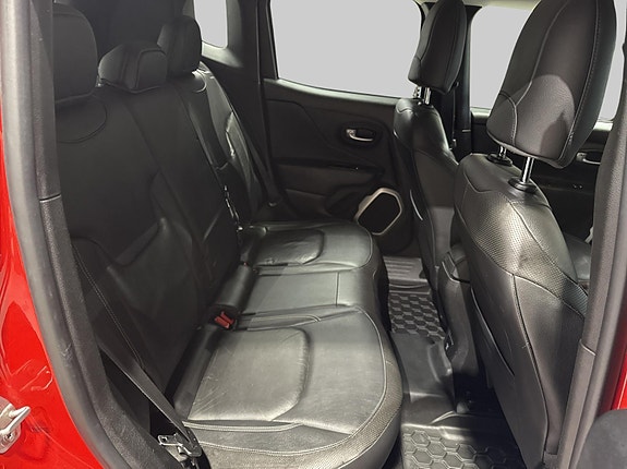 Jeep Renegade 17 of 21