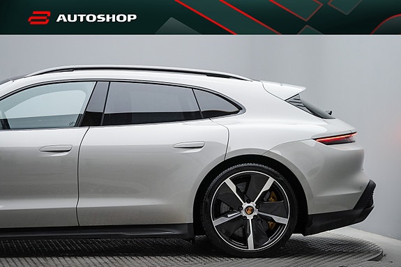 Porsche Taycan Sport Turismo 17 of 30
