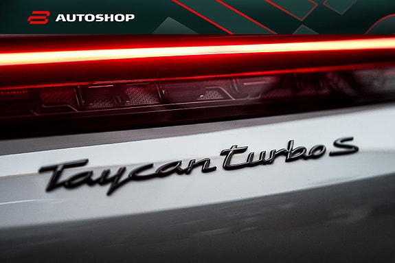 Porsche Taycan Sport Turismo 2 of 30