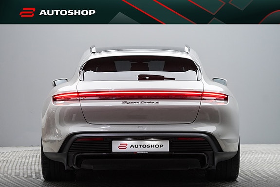 Porsche Taycan Sport Turismo 25 of 30