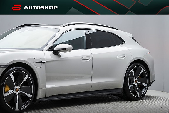 Porsche Taycan Sport Turismo 20 of 30