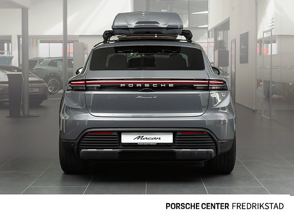 Porsche Macan 5 of 30