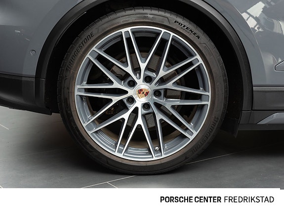 Porsche Macan 17 of 30