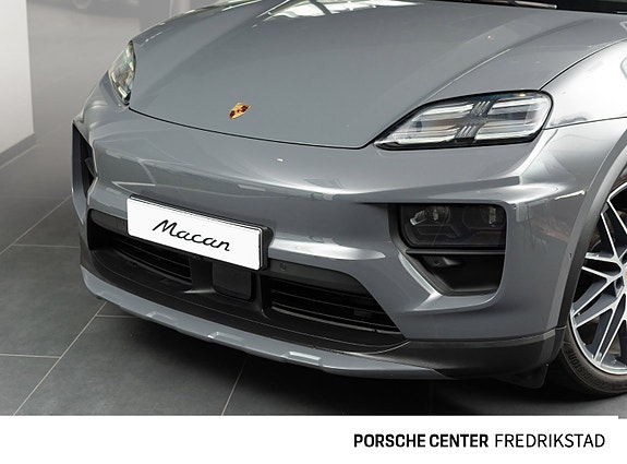 Porsche Macan 12 of 30