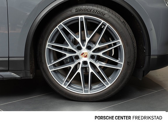 Porsche Macan 18 of 30