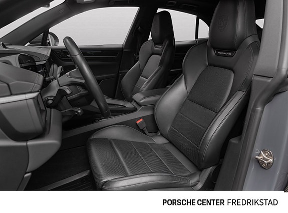 Porsche Macan 24 of 30