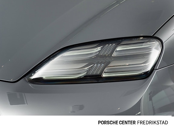 Porsche Macan 14 of 30