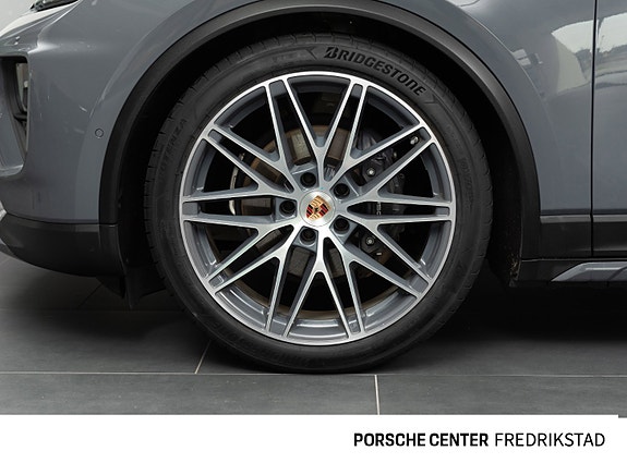 Porsche Macan 19 of 30