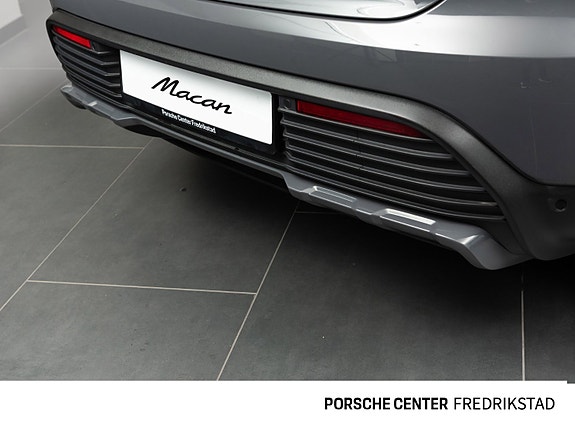 Porsche Macan 9 of 30