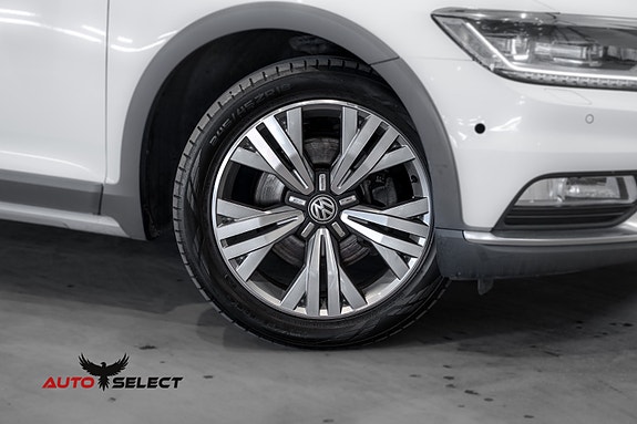 Volkswagen Passat Alltrack 3 of 30