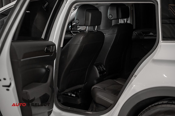 Volkswagen Passat Alltrack 15 of 30