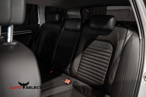Volkswagen Passat Alltrack 16 of 30