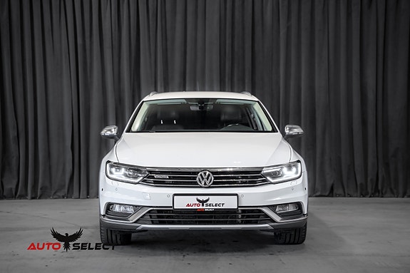 Volkswagen Passat Alltrack 5 of 30
