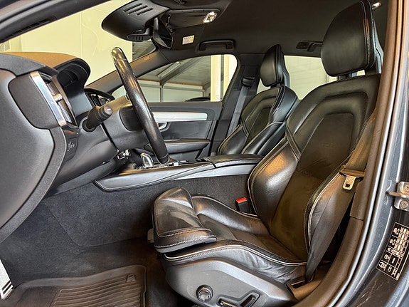 Volvo V90 10 of 30