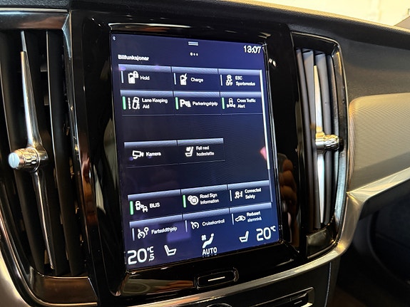 Volvo V90 26 of 30