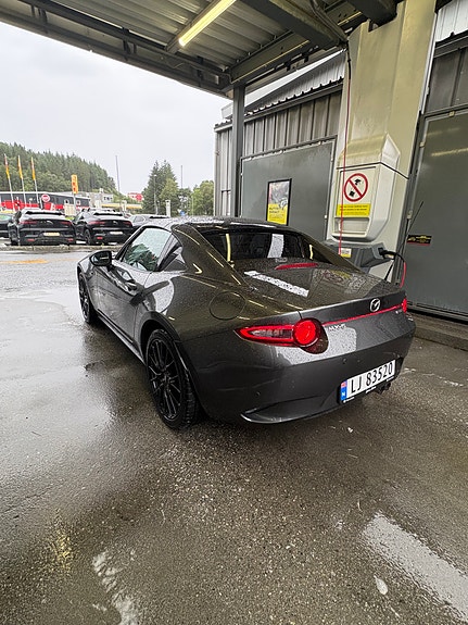 Mazda MX-5 2 of 17