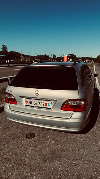 Mercedes-Benz E320 2 of 30