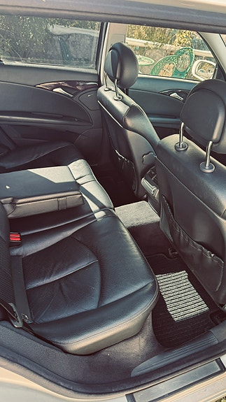 Mercedes-Benz E320 19 of 30