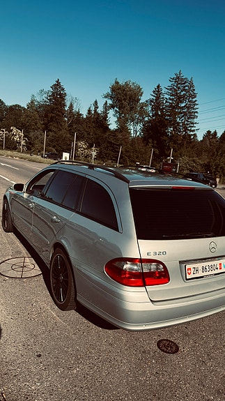 Mercedes-Benz E320 3 of 30