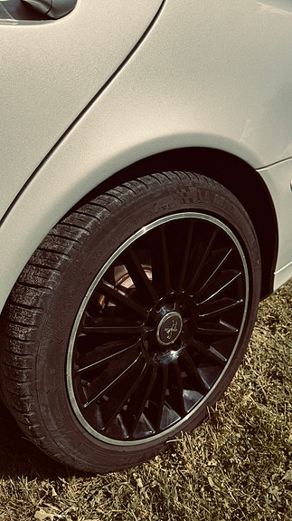 Mercedes-Benz E320 22 of 30