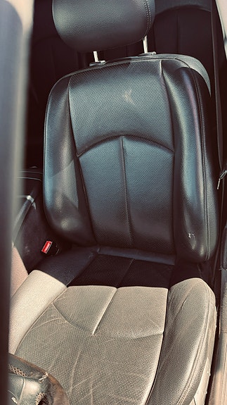 Mercedes-Benz E320 11 of 30