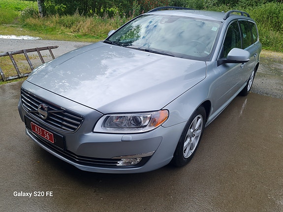 Volvo V70 8 of 16