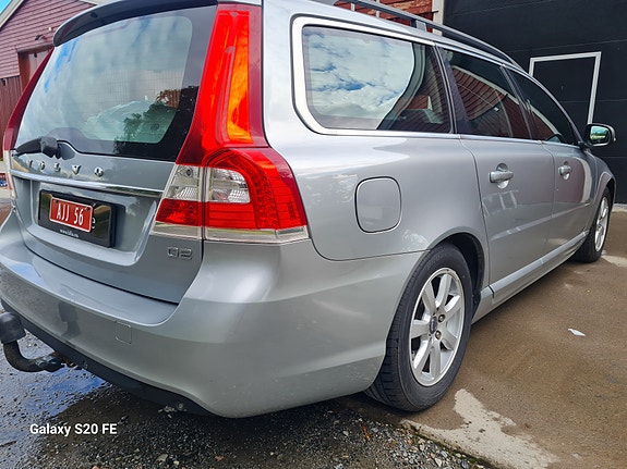 Volvo V70 10 of 16
