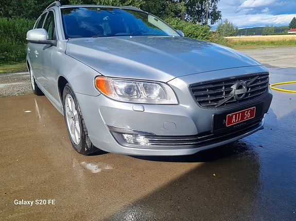 Volvo V70 4 of 16