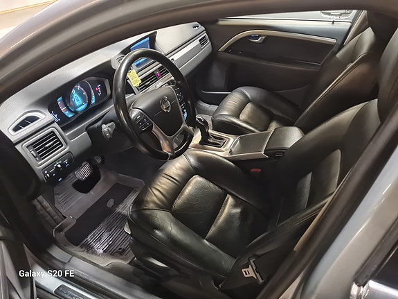 Volvo V70 15 of 16