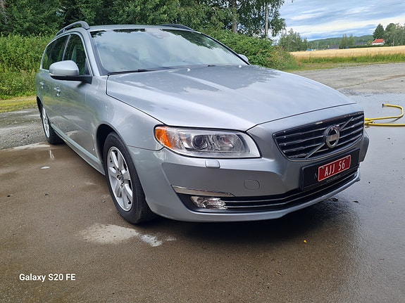 Volvo V70 11 of 16