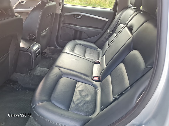Volvo V70 6 of 16