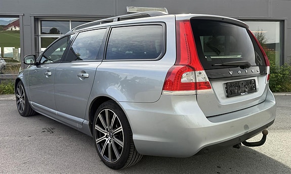 Volvo V70 8 of 24