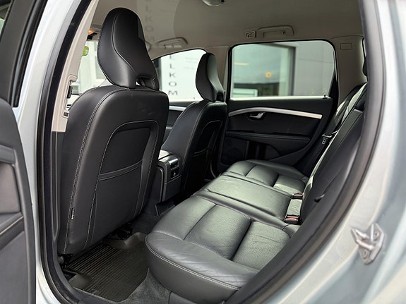 Volvo V70 14 of 24